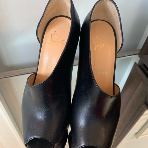 Authentic Christian Louboutain Vertia Asymmetric Black Bootie Size 39.5 - Picture 5 of 10